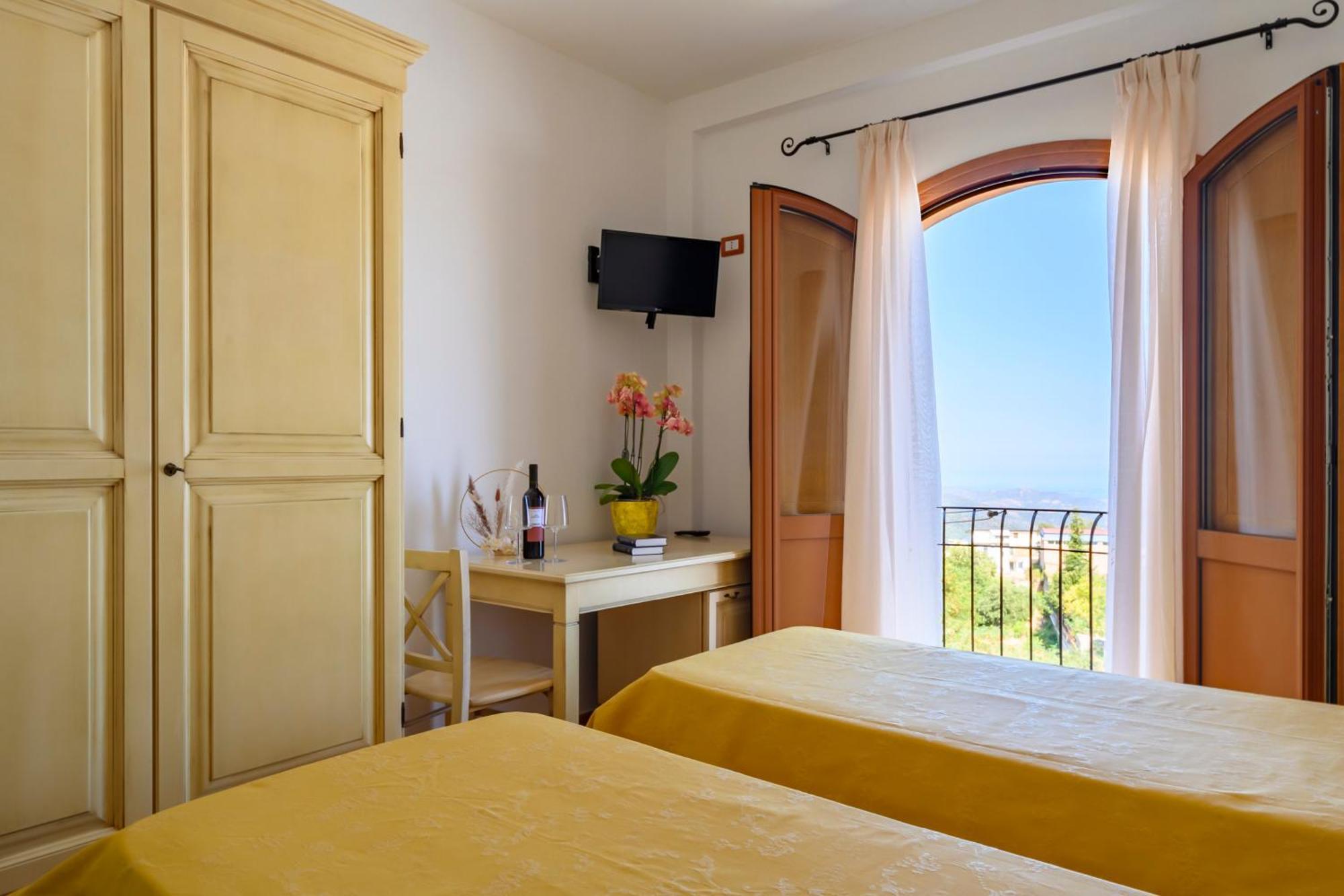 Hotel Marie Claire Lanusei Zewnętrze zdjęcie