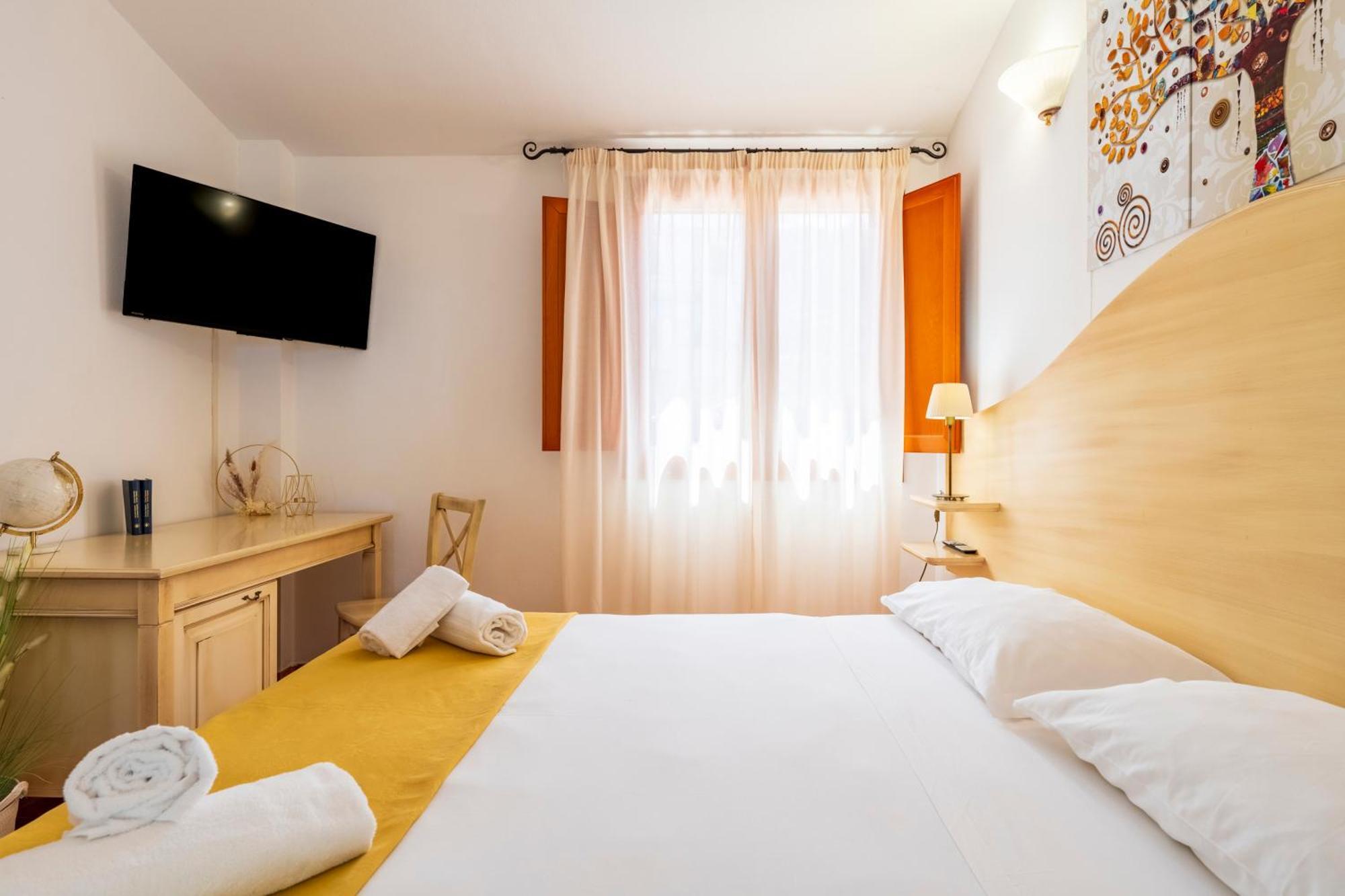 Hotel Marie Claire Lanusei Zewnętrze zdjęcie