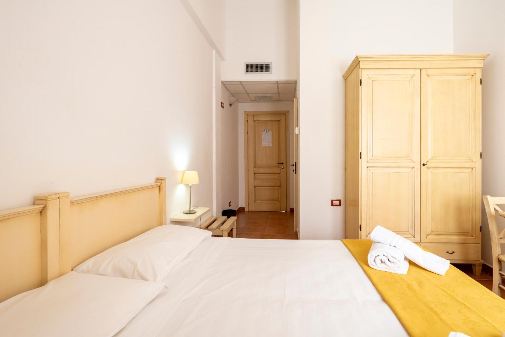Hotel Marie Claire Lanusei Zewnętrze zdjęcie