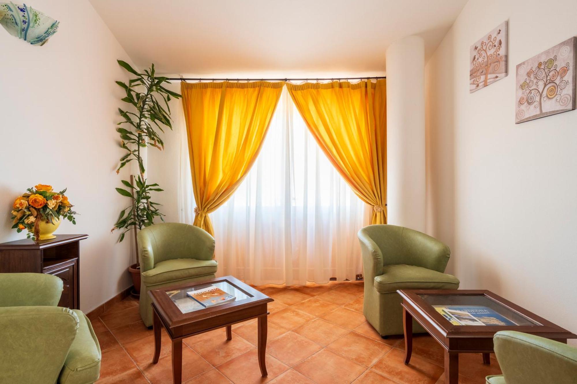 Hotel Marie Claire Lanusei Zewnętrze zdjęcie